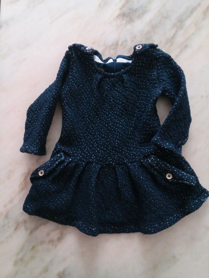 Robe épaisse bleu marine motif blanc