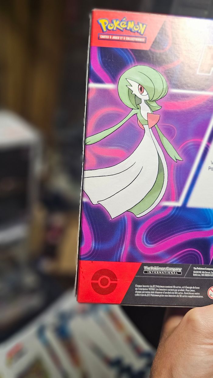 Coffret Pokémon Premium VSTAR – Pouvoirs en Évolution – NEUF SCELLÉ
- photo numéro 4