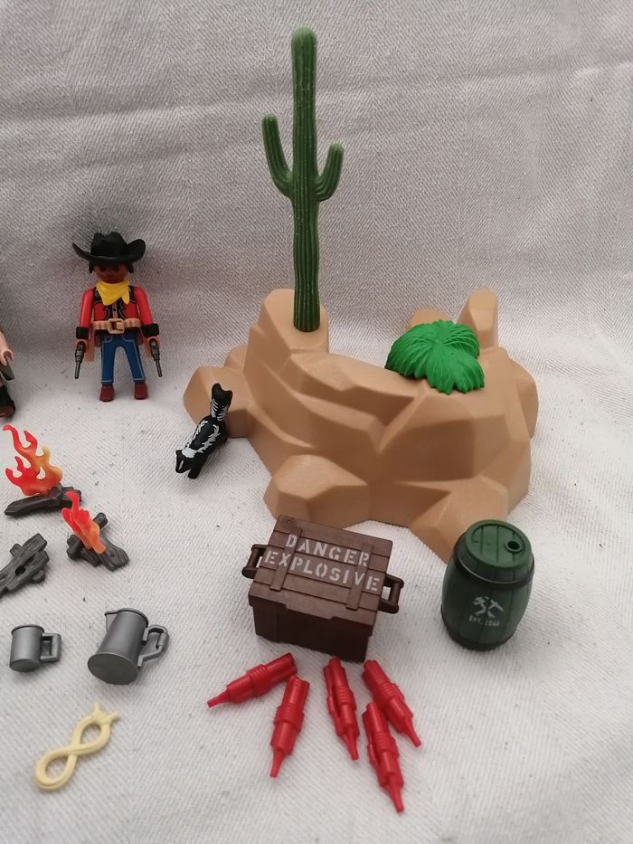 le repaire des hors la loi playmobil - photo numéro 3