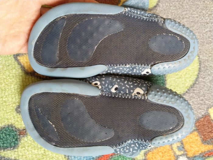 Chaussons antidérapant souple Decathlon pointure 29 - photo numéro 3