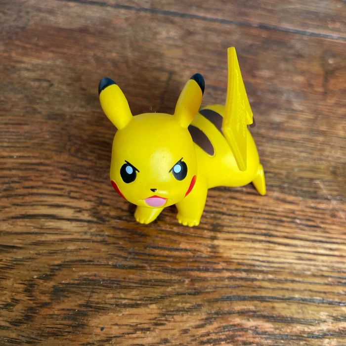 Figurine Pokémon pikachu - photo numéro 4