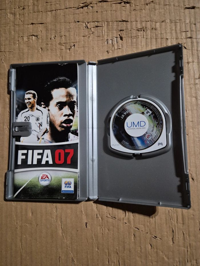 Fifa 07 pour PSP - photo numéro 3