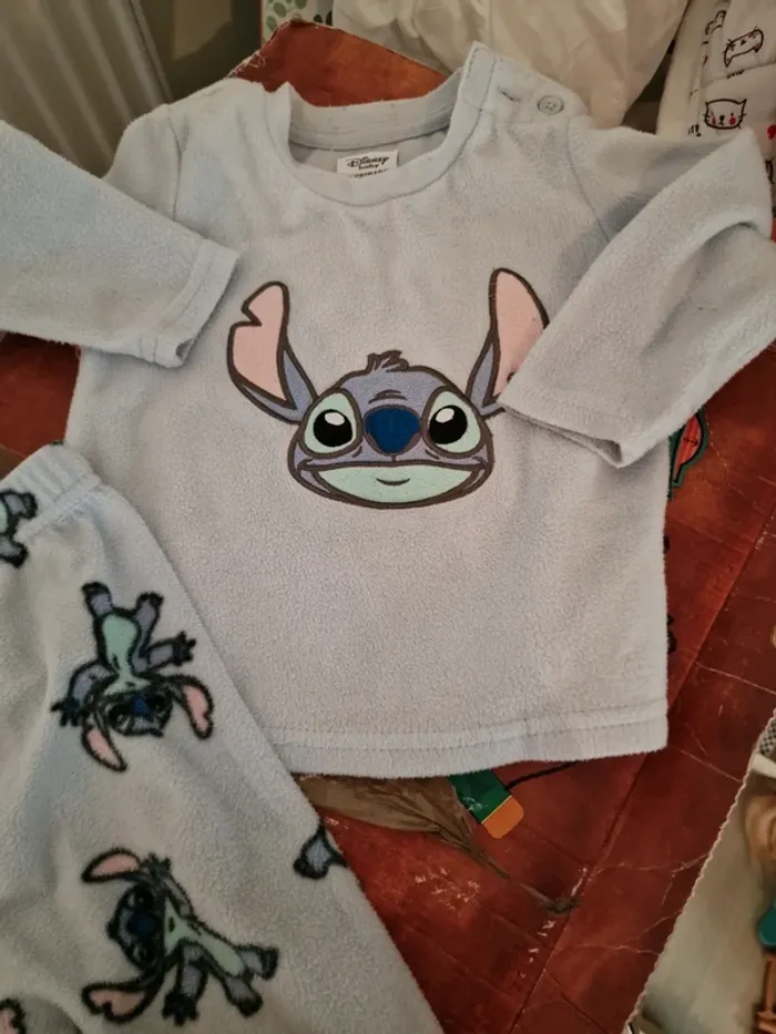 Pyjama stitch 9-12 mois - photo numéro 2