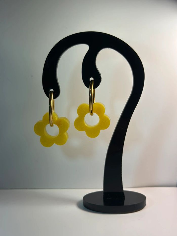 Créoles fleurs jaune