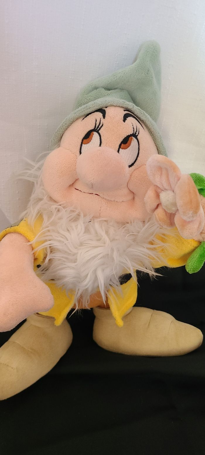 Peluche Disney Bashful Blanche-Neige Les 7 Nains, modèle vintage - photo numéro 3