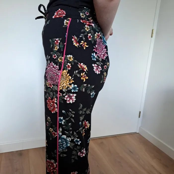 Pantalon fluide fleuri - photo numéro 3