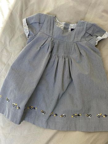 robe grise à carreaux  avec fleurs  sergent major 18 mois impeccable