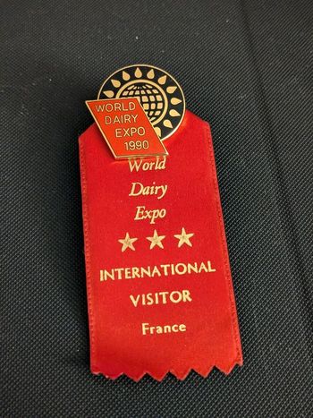 Pin's World Dairy Expo Elevage avec support tissu