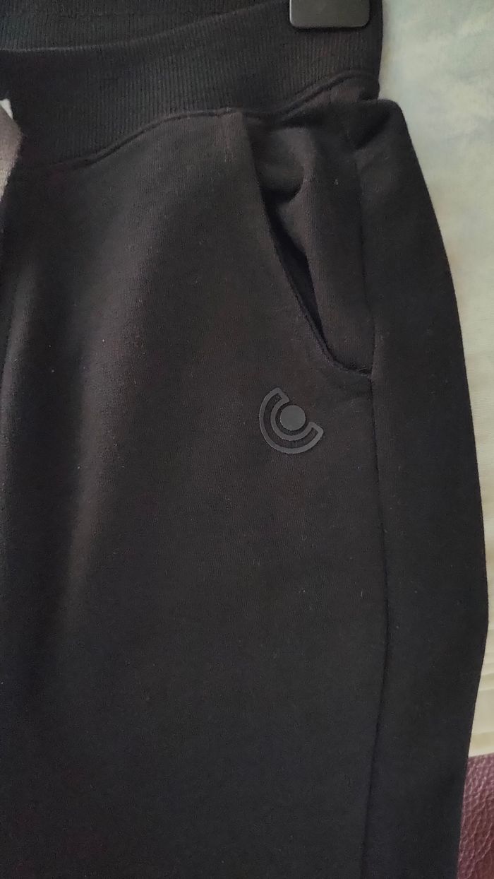 Bas de jogging noir KIABI taille 34 (14 ans) comme NEUF - photo numéro 5