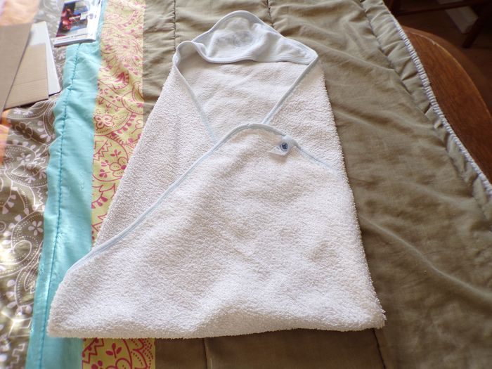 Sortie de bain blanche - photo numéro 2