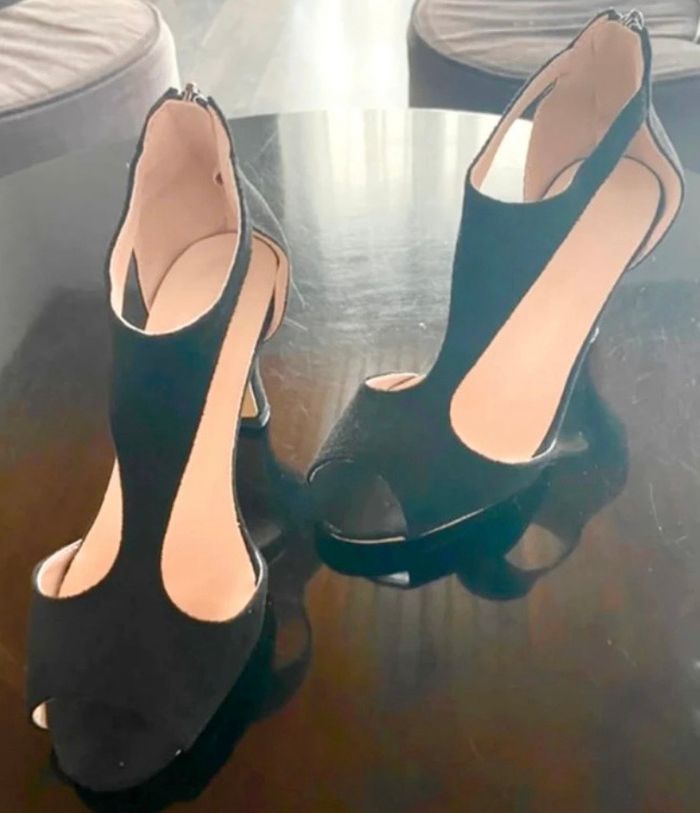 Chaussures à talon 35 neuve