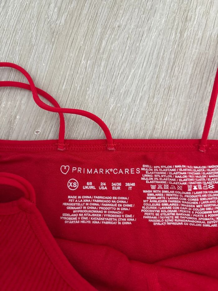 Top court 34 rouge - photo numéro 3