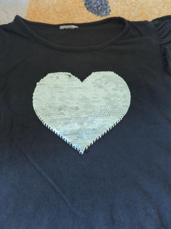 T-shirt noir coeur sequins manches courtes volants 6 ans - photo numéro 2