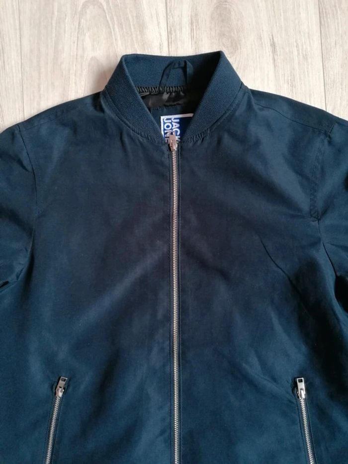 Veste Jack&Jones 
Taille 14 ans - 164cms
Comme neuve Très peu portée - photo numéro 2