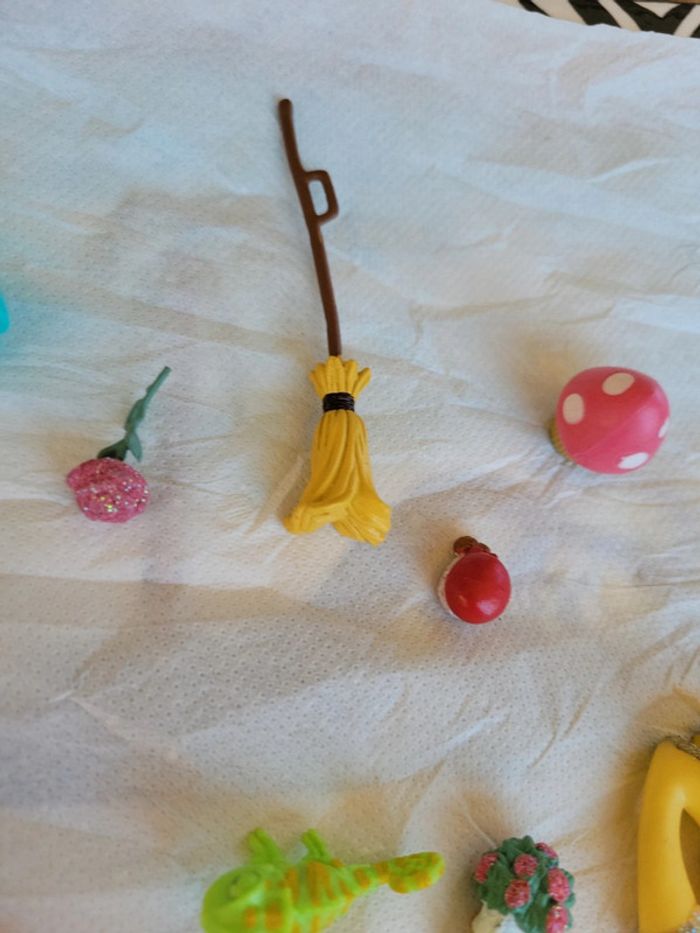 Gros lot accessoires disney petit poupée - photo numéro 6