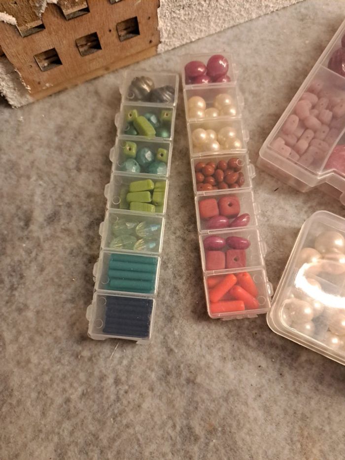 Lot de perles avec boîte - photo numéro 2