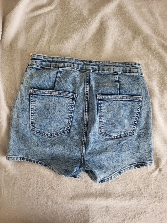 Superbe short . - photo numéro 4