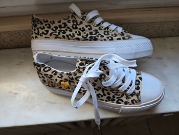 Baskets/Tennis imprimé leopard P38,5/39 neuves
