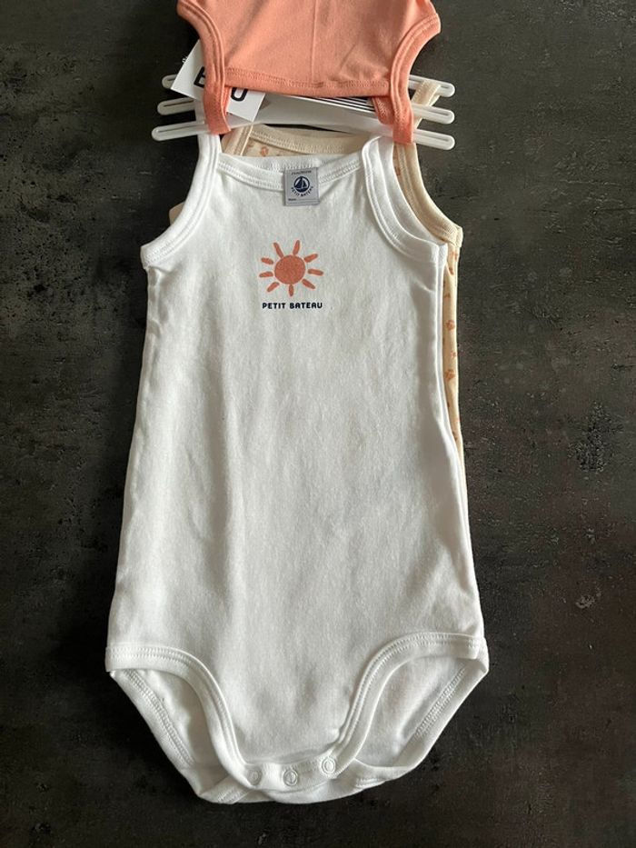 Lot de 3 bodies petit bateau,fille (12 mois) - photo numéro 2