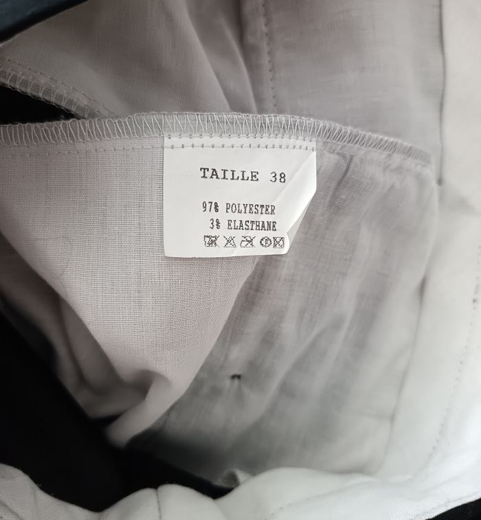 Pantalon de costume taille 38 en très bon état - photo numéro 3
