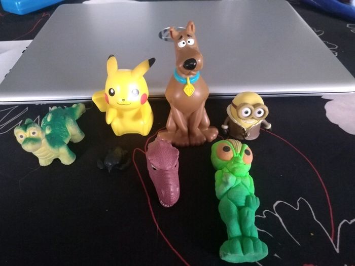 Lot de jouets et figurines pour enfant - photo numéro 2