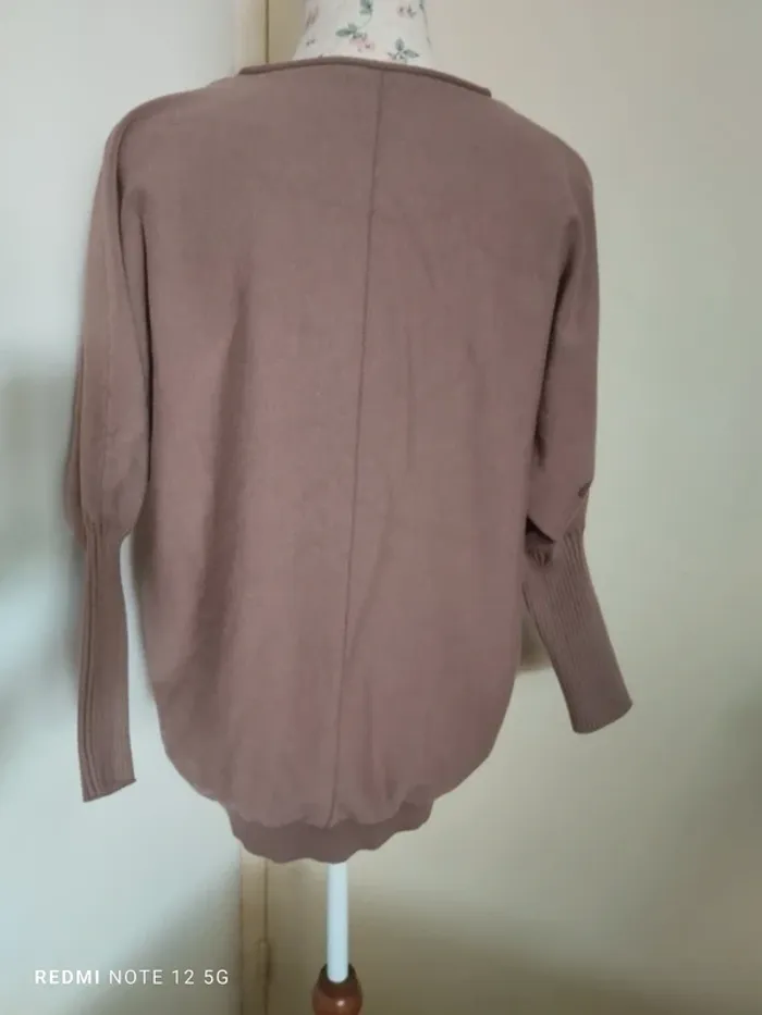 Jolie pull taille M - photo numéro 4