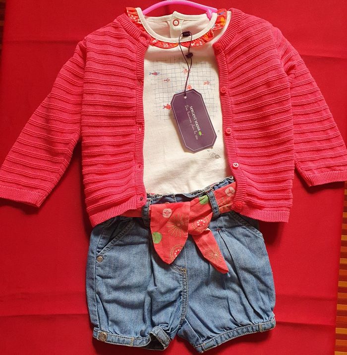Vêtements de bébé 6 mois état neuf - photo numéro 3
