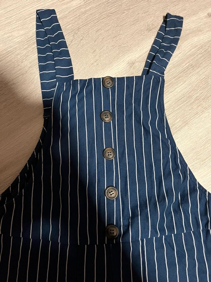 Combinaison rayée bleue et blanche à bouton - photo numéro 5
