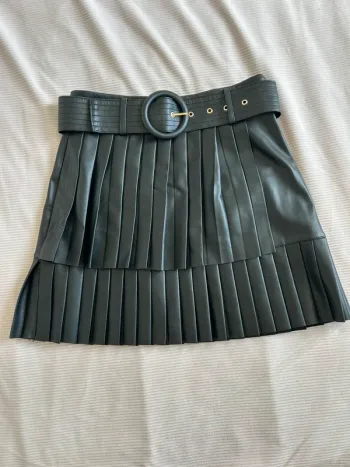 Jupe plissée similicuir Zara noir taille S