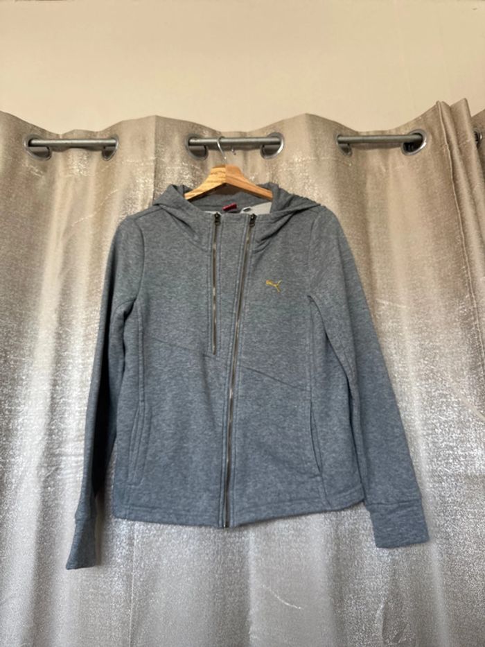 Veste à capuche zippée Puma Femme – Taille M – Gris chiné – Très bon état