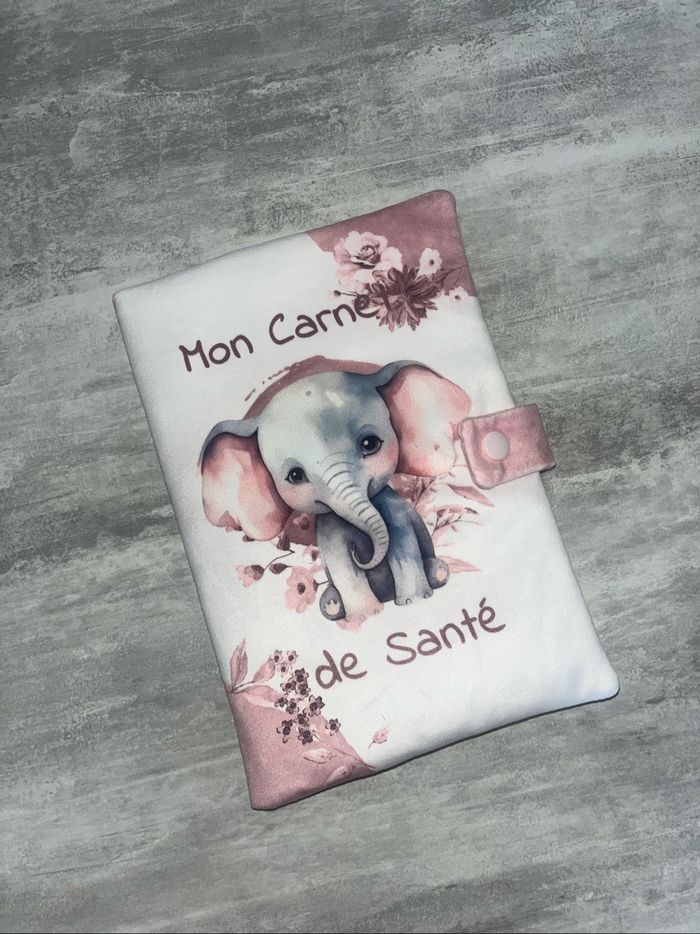 Protège carnet de santé éléphant