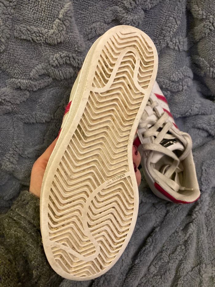 Basket  Adidas Superstar taille 36 - photo numéro 2