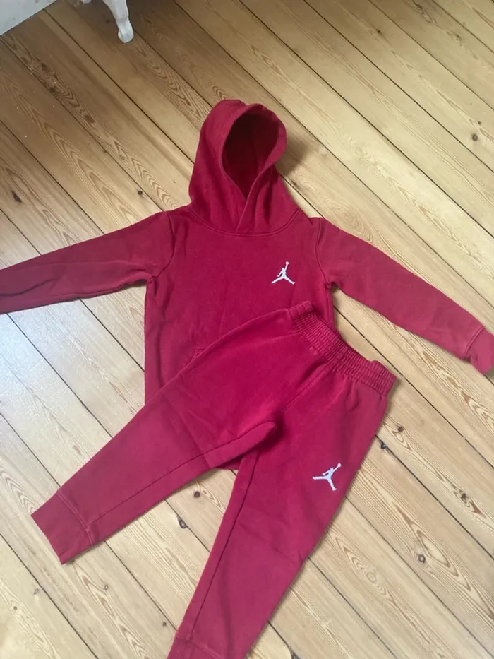 Ensemble survêtement rouge Jordan 3-4 ans