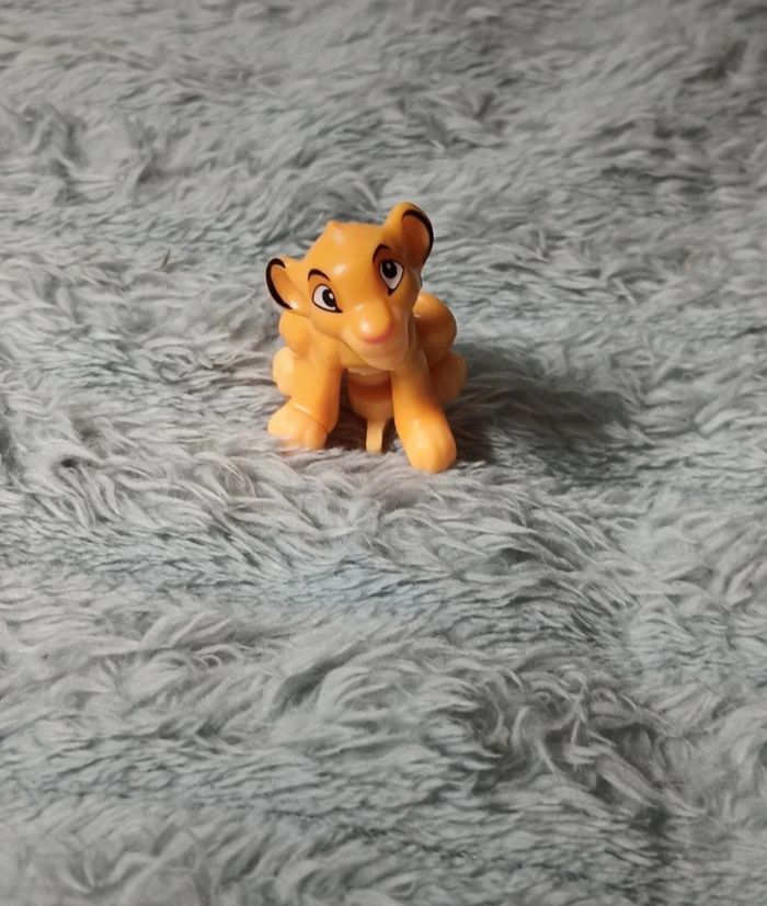 Figurine simba le roi lion disney kinde