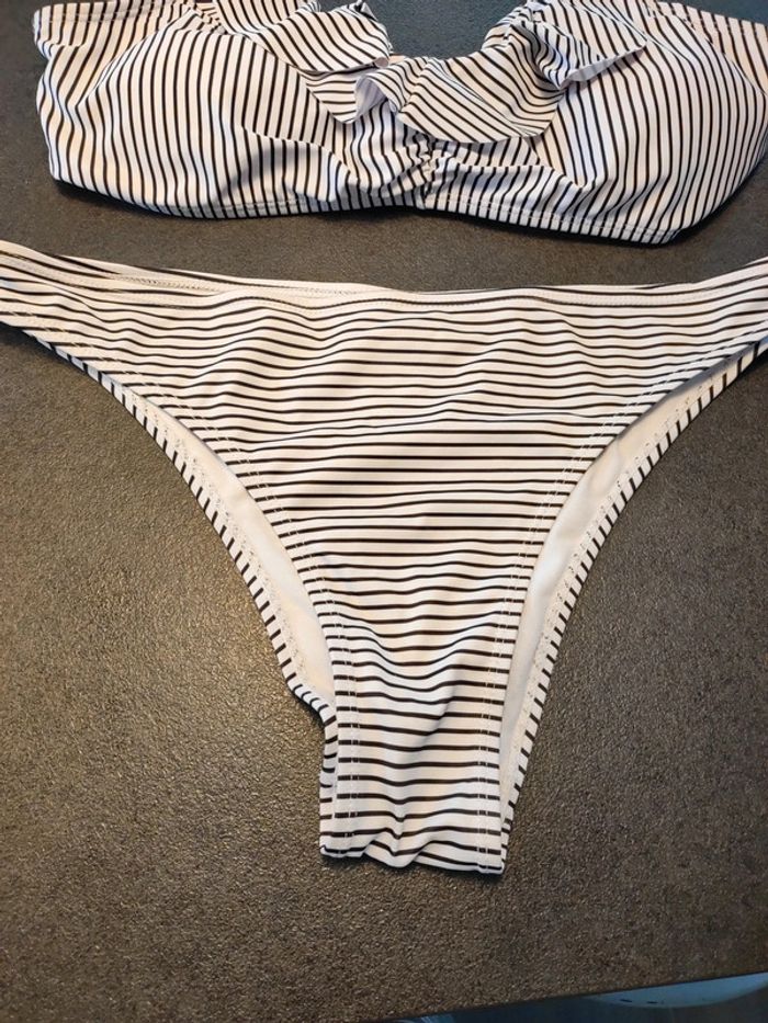 Maillot de bain rayé - photo numéro 3