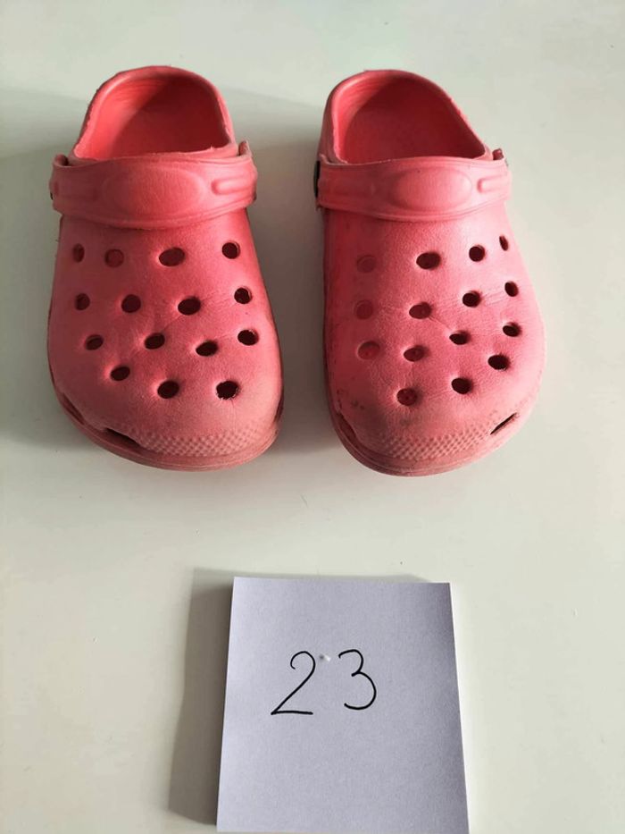 Crocs rouge - Pointure 23 - photo numéro 2