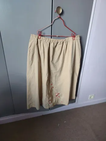 Jupe beige à fleurs Gelco 50