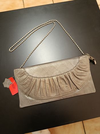 Pochette en cuir gris argenté - Howards