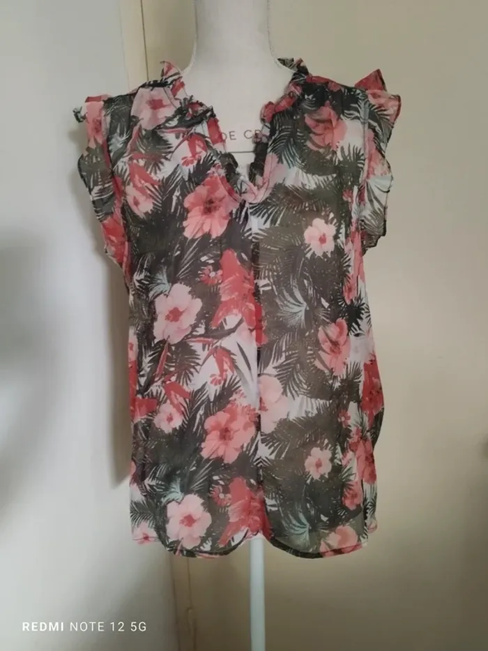 Magnifique blouse transparente taille 40