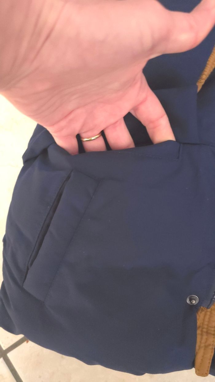 NEUVE  (non portée)👌🤩😍🥰👌 superbe  doudoune Très chaude 4 ans garçon 😍💔🤩 - photo numéro 5