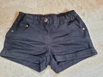 Short noir