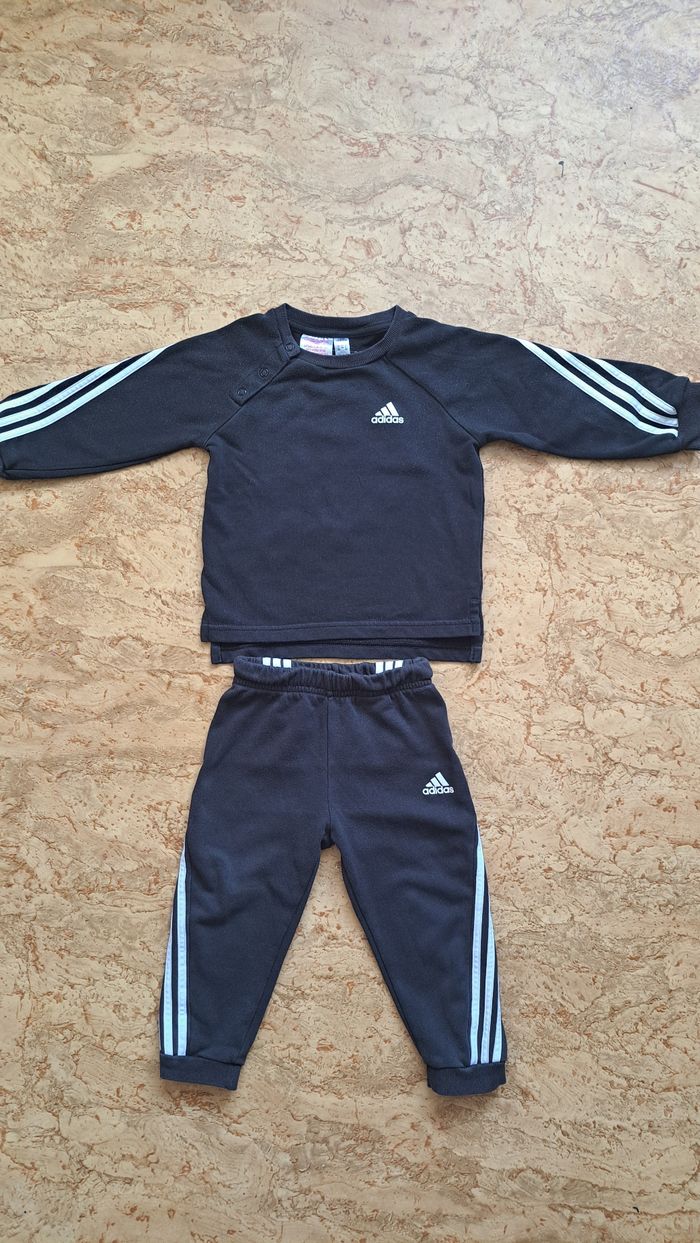 Ensemble jogging 12/18 mois