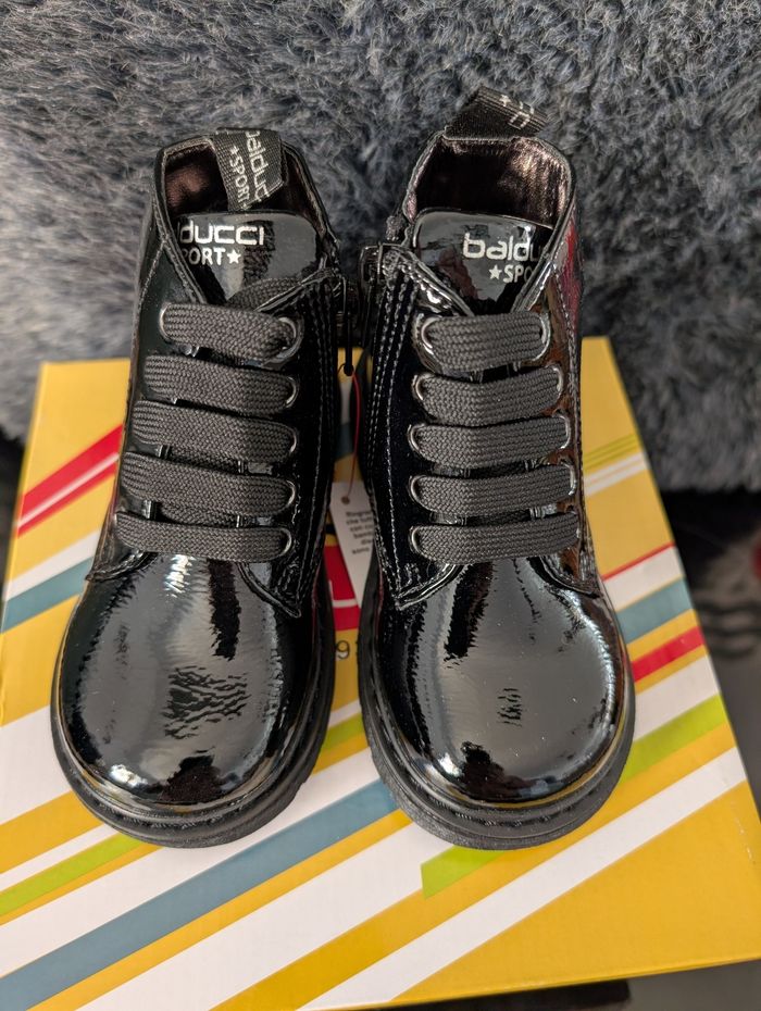 Bottines montantes fille. Taille 23. Neuf. Semelle intérieure en cuir. Balducci - photo numéro 3