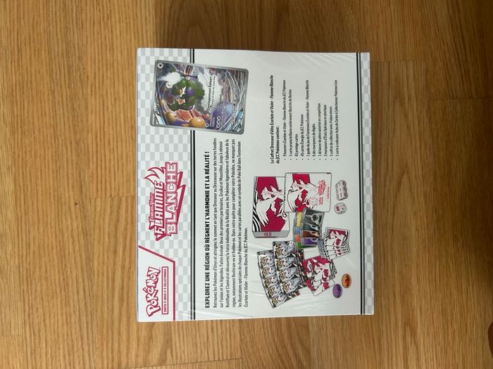 Pokemon ETB Flamme Blanche EV10.5 - photo numéro 2