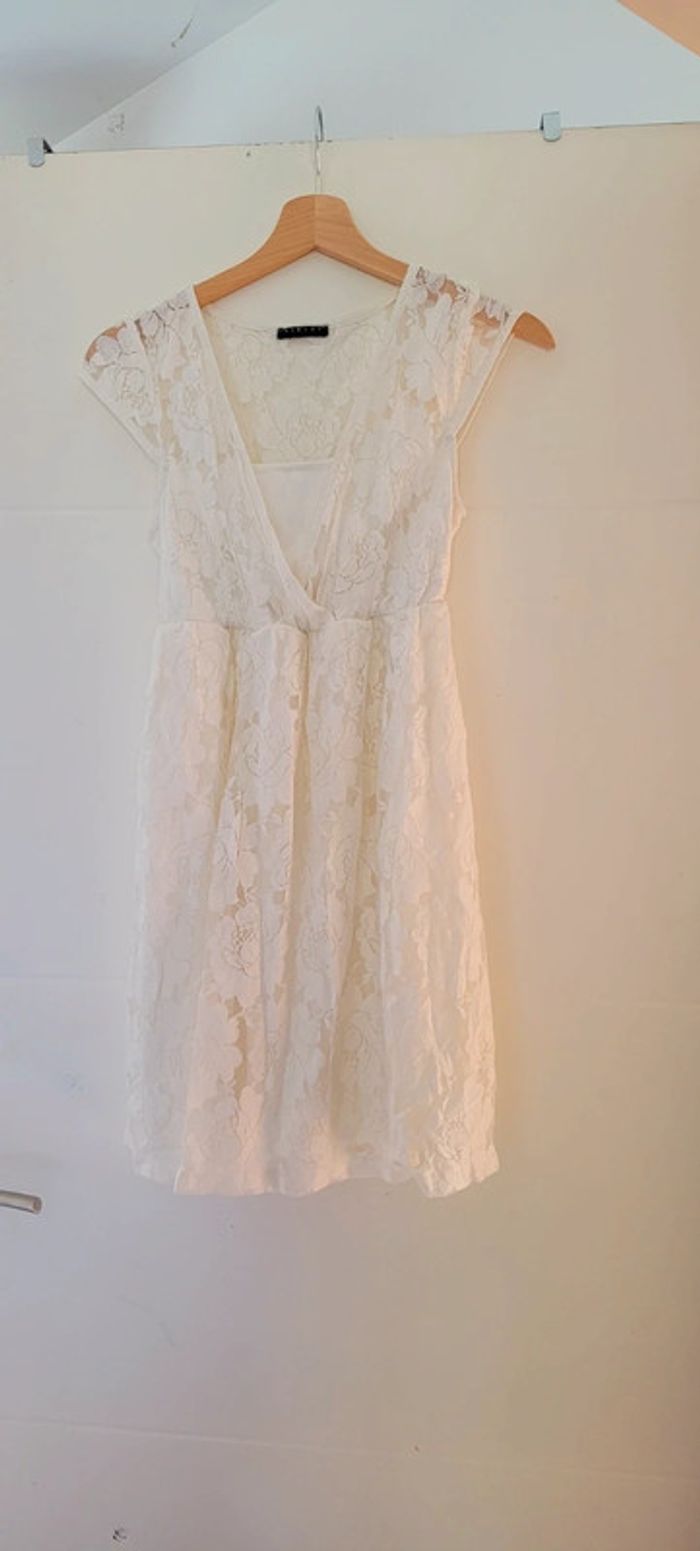 Jolie robe blanche brodée Sisley taille 11 ans excellent état - photo numéro 5