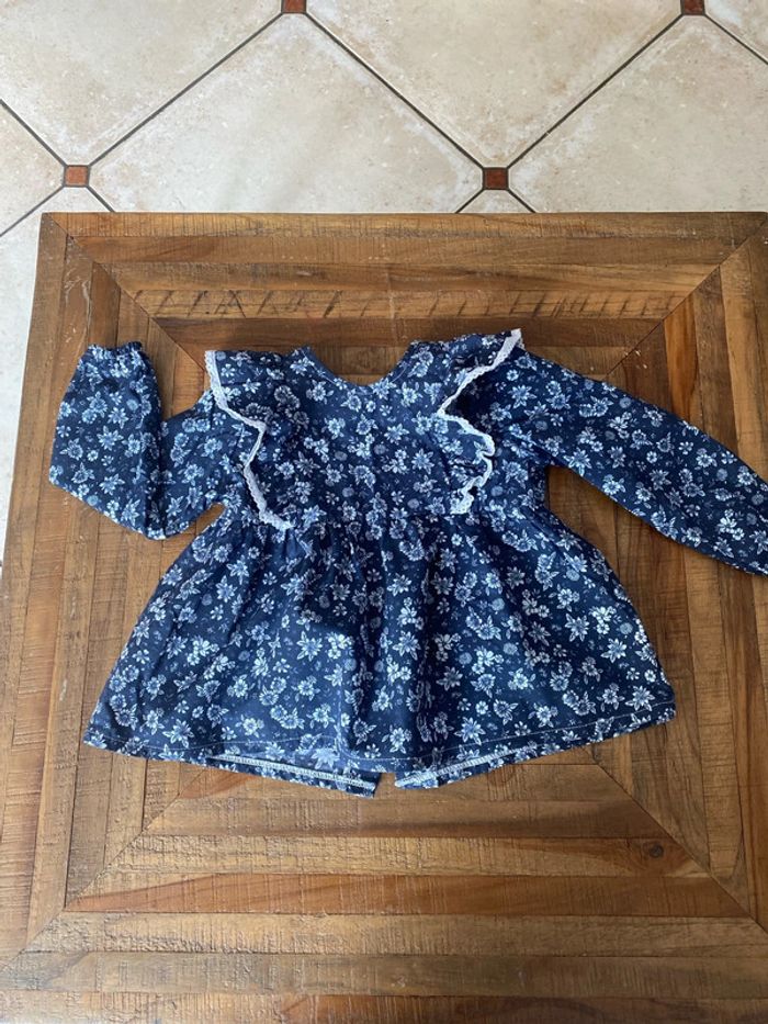 Blouse marine volant