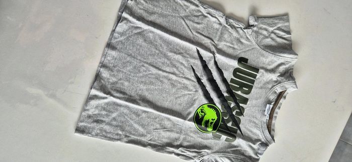 Tee shirt manches courtes jurassic world