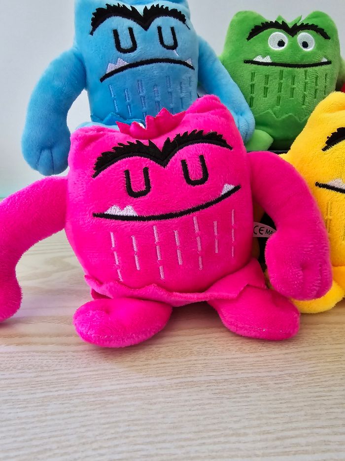 Monstre émotion couleur peluche lot de 6 - photo numéro 2