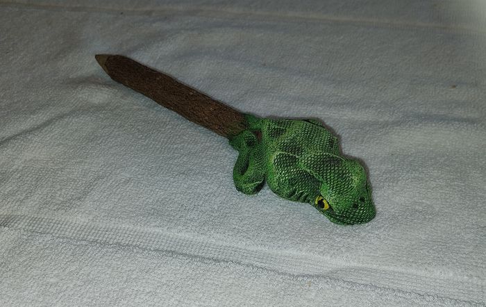 crayon à papier grenouille sur bâton