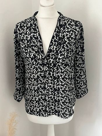 Blouse col en v à motif H&M comme neuve